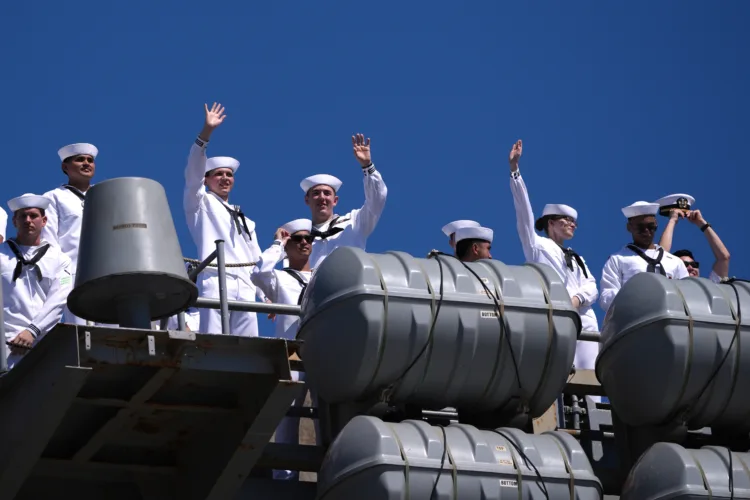 USS Lincoln returns home to San Diego Bay